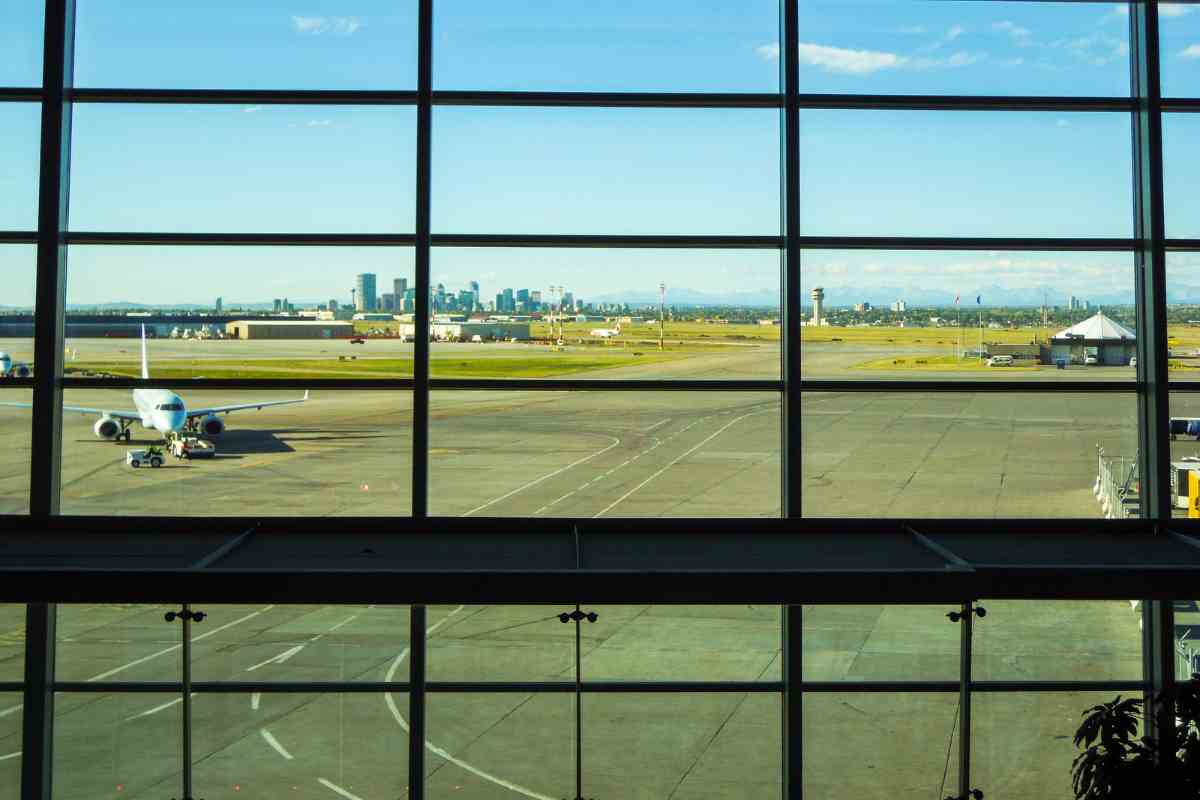 Arriving in Canada: Navigating the Airport and Initial Settlement